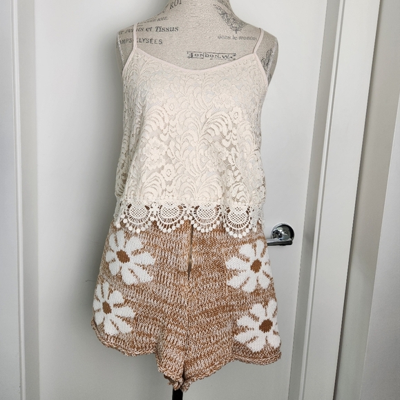 Storia Highwaist Knit Shorts - Picture 11 of 12